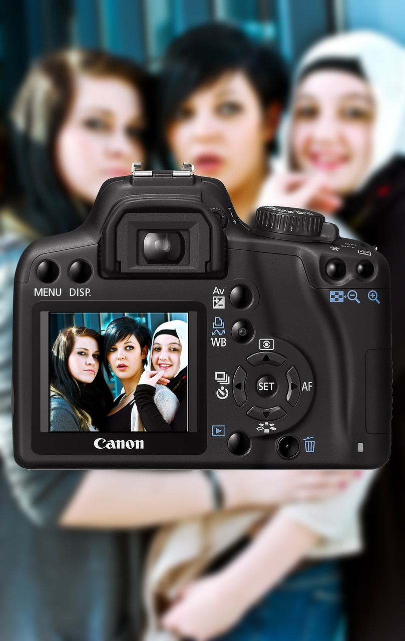 camera-84893_1280 Craziest Selfie Recorded